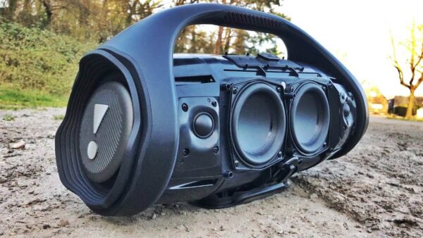 jbl boombox 2 todo aberto mostrando os alto-falantes