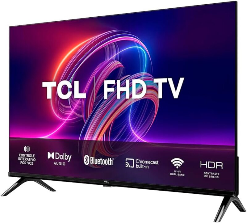 mostrando uma tv tcl